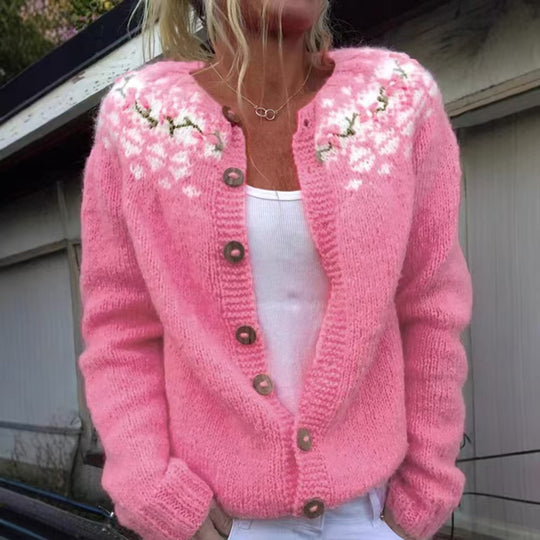 Damen nan gemusterte Strickjacke mit Rundpasse, Holzknöpfen und Eingrifftaschen EB