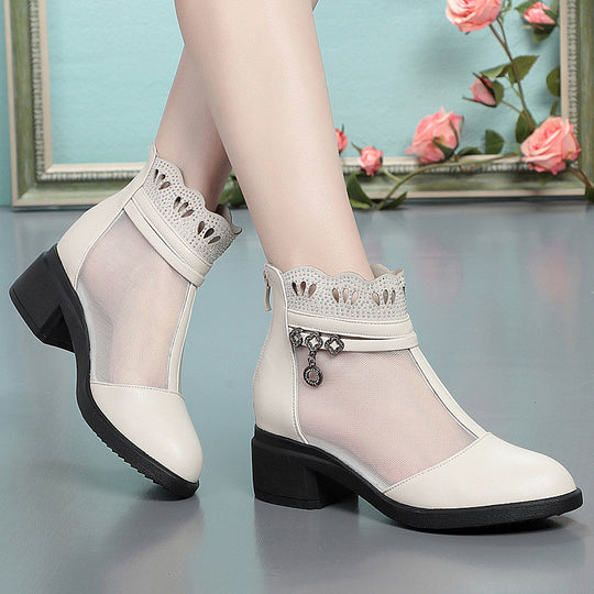 Damen Modische Stiefeletten mit transparentem Mesh-Einsatz und funkelndem Schmuckdetail EB