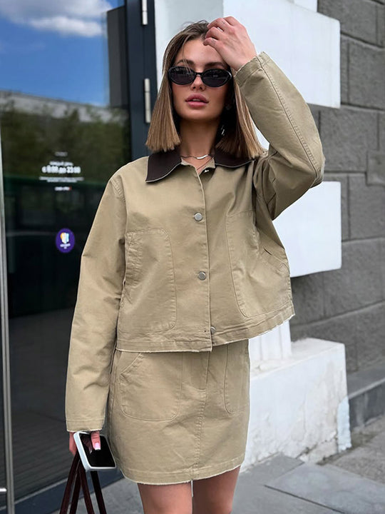 Damen cropped Utility-Jacke mit modernem Design und praktischen Taschen EB