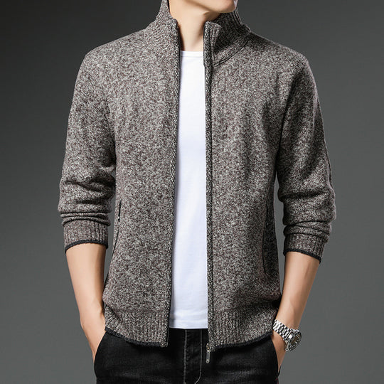 Herren Fleecejacke mit hochgeschlossenem Kragen und praktischen Reißverschlusstaschen EB