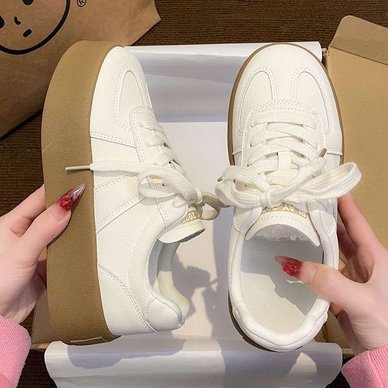 Damen Sportliche Sneakers mit rutschfester Gummisohle und atmungsaktiver Oberflächenstruktur EB