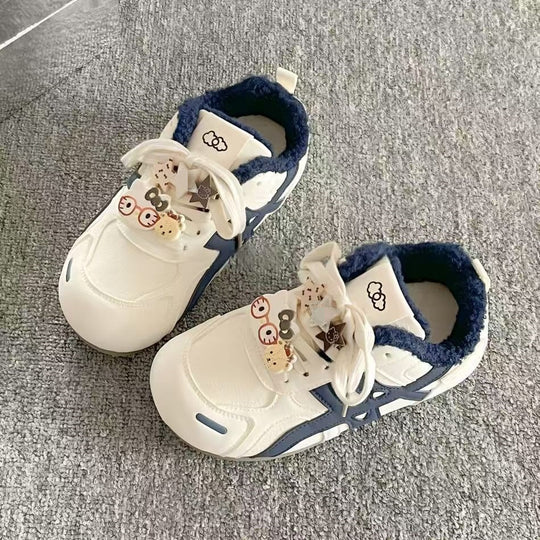 Damen Sneaker mit kuscheligem Innenfutter und dekorativen Applikationen EB