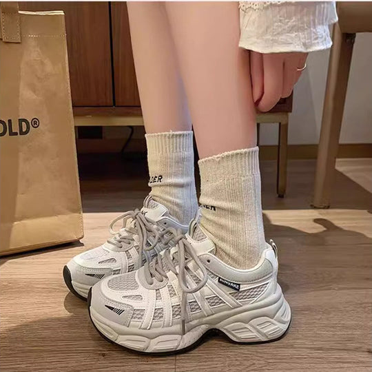Damen Sportliche Sneakers mit atmungsaktivem Mesh-Obermaterial und gepolsterter Sohle EB