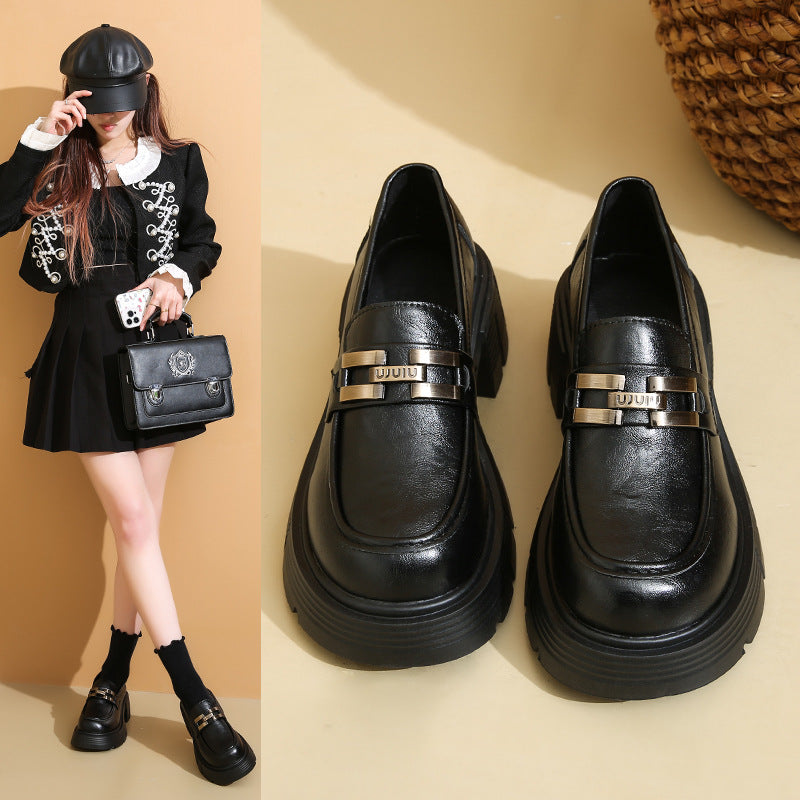 Damen Chunky Loafers mit metallischem Akzent und robustem Blockabsatz EB