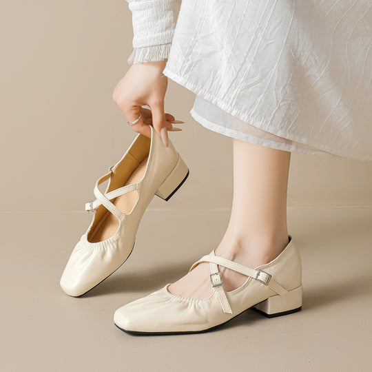 Damen Elegante Ballerinas mit verstellbarem Riemchen und komfortablem Blockabsatz EB