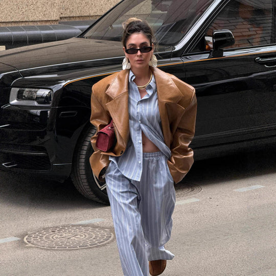 Damen Kunstlederjacke im oversized Stil mit strukturierten Details EB