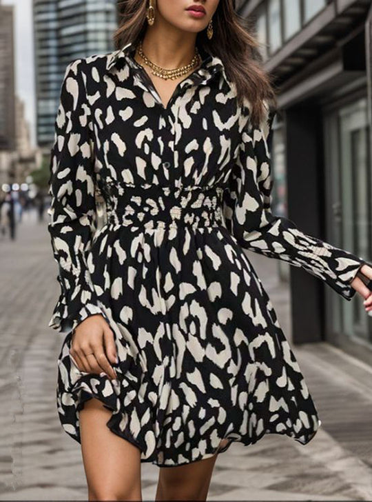 Damen langärmliges Kleid mit taillierter Passform EB
