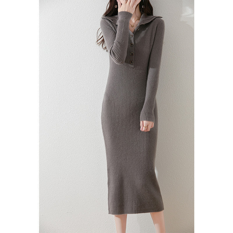 Damen Strickkleid mit Stehkragen und dekorativen Knöpfen EB
