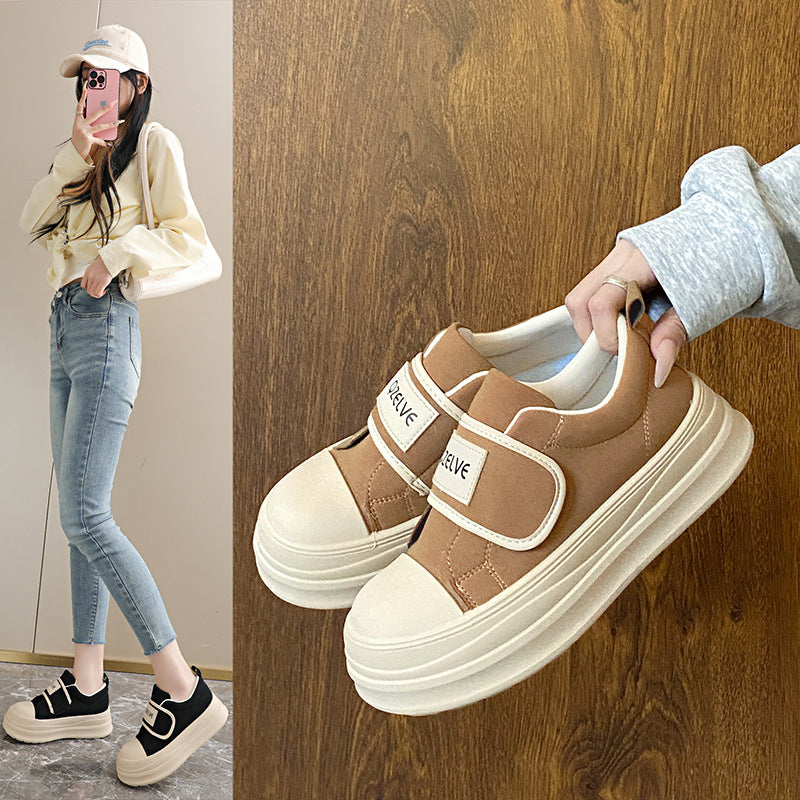 Damen Slip-On Sneakers mit praktischen Klettverschlüssen und komfortabler Sohle EB