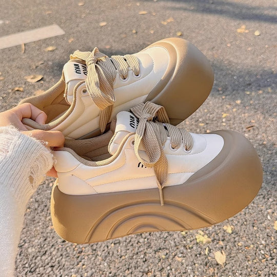Damen Plattform-Sneaker mit komfortabler Polsterung und trendigem Design EB