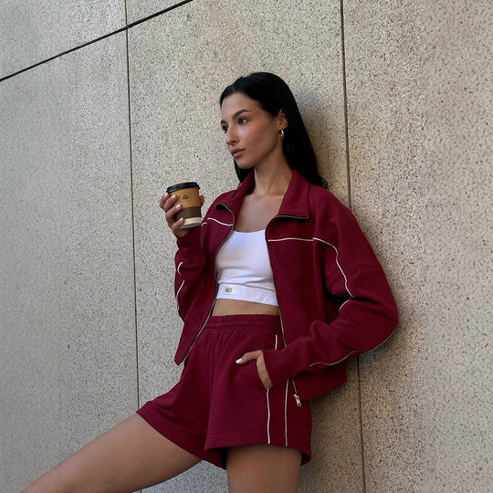 Damen nan athletischer Zweiteiler mit formendem Sportbustier, taillierter Highwaist-Sweatshorts und Zip-Hoodie EB