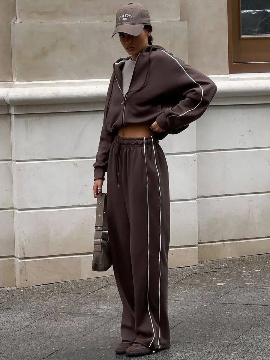 Damen lässiges Lounge-Set aus French-Terry mit Kurzzip-Hoodie und High-Waist Wide-Leg Jogginghose mit Kontrastpaspel Eichborn Berlin