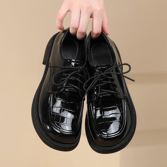 Damen Elegante Schnürschuhe aus lackiertem Kunstleder mit blockiertem Absatz EB