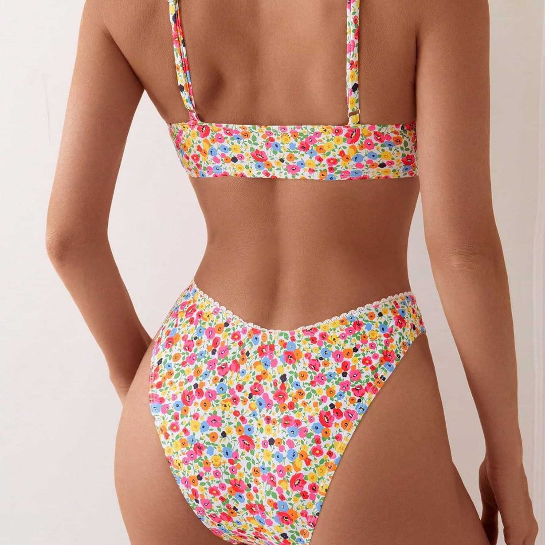Damen Triangel-Bikini mit floralem Muster und feinen Details EB
