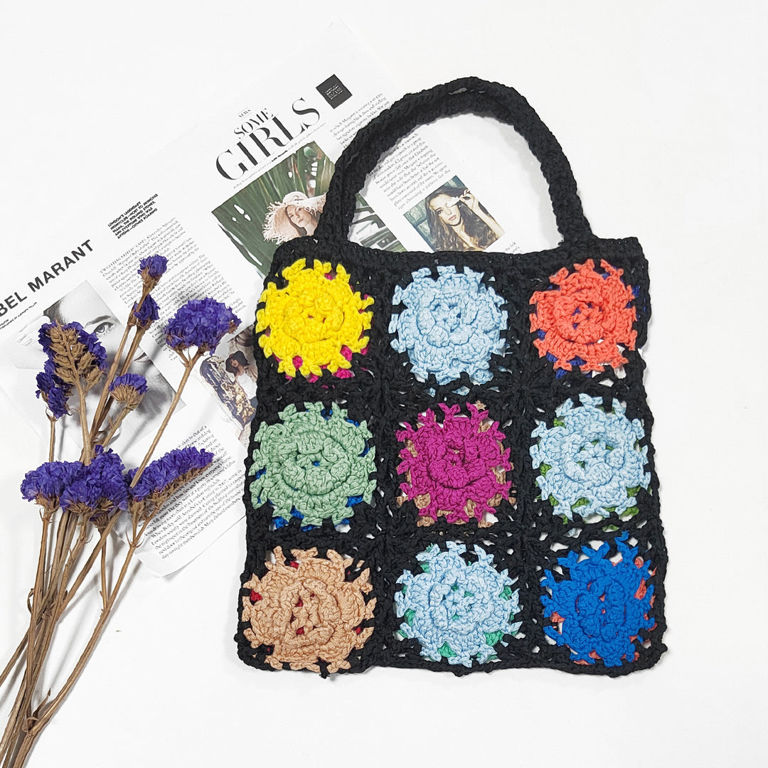 Damen gehäkelte Handtasche mit buntem Blumenmuster EB