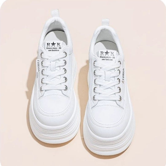 Damen Plateau Sneaker mit eleganter Silhouette und dämpfender Sohle EB