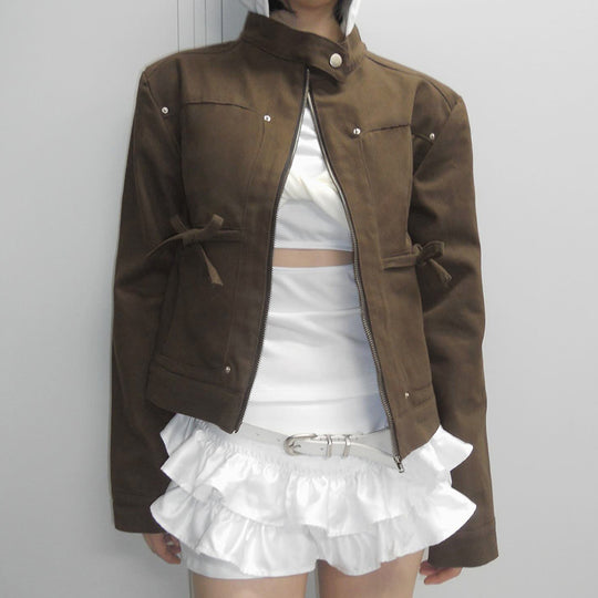 Damen nan taillierte Kurzjacke mit Stehkragen, Epauletten, Taillenriegeln und durchgehendem Reißverschluss EB