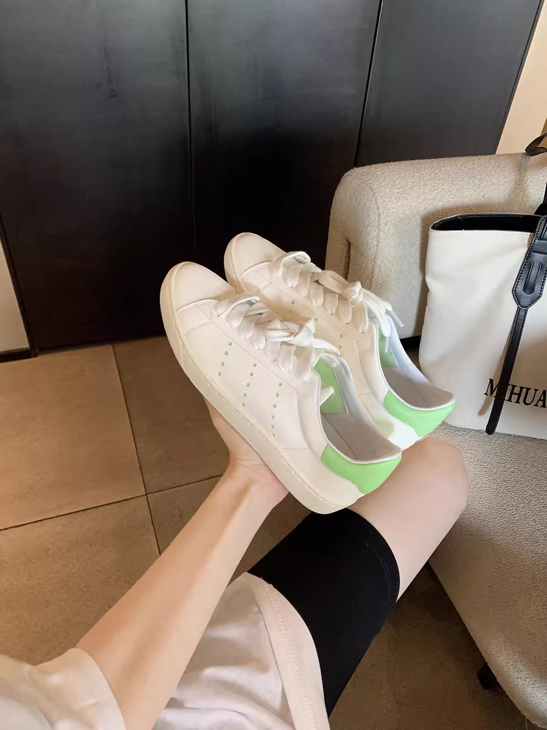 Damen Sportliche Sneaker mit atmungsaktiver Oberflächenstruktur und gepolsterter Sohle EB