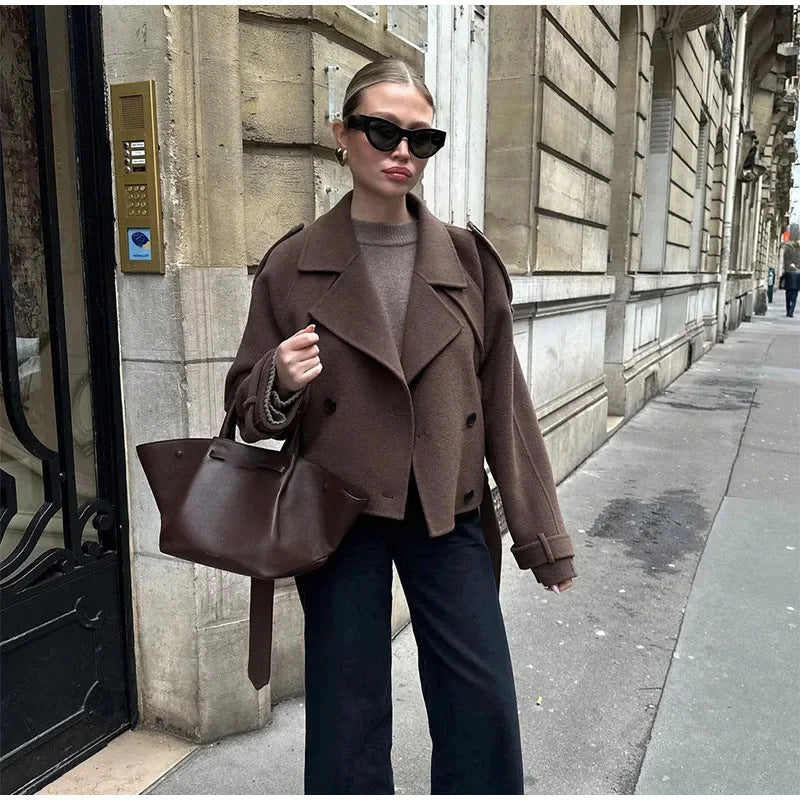Damen modische Trenchjacke mit taillierbarem Gürtel und eleganten Knöpfen EB