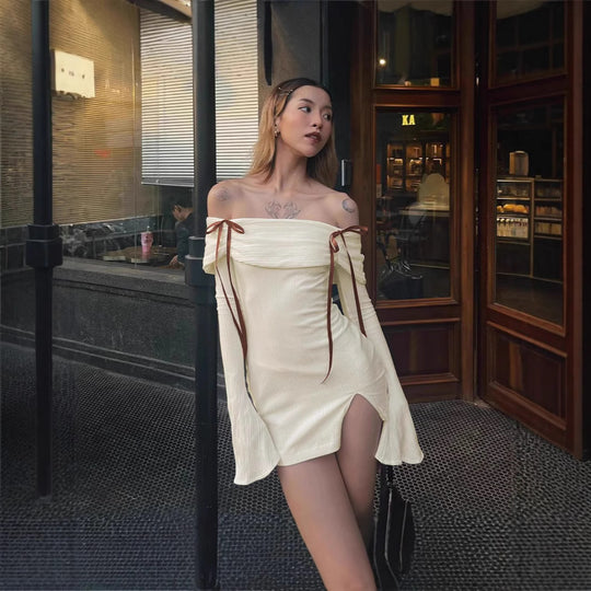 Damen Minikleid mit Off-Shoulder Design und dekorativen Bindebändern EB