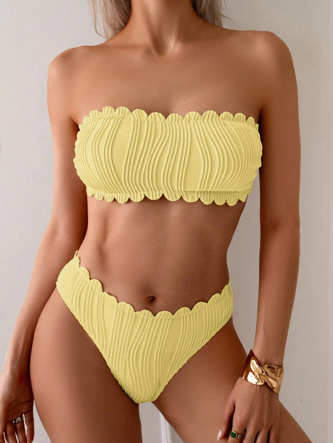 Damen Bandeau-Bikini mit modischem Wellenmuster EB