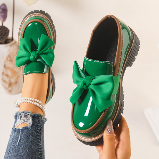 Damen  Lack-Loafer mit großer Zierschleife und profilierter Gummisohle EB
