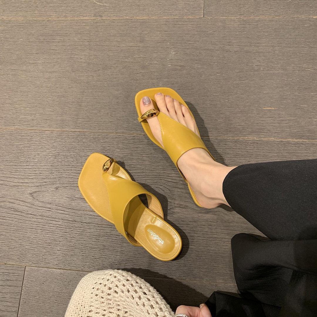 Damen Elegante Zehentrenner mit goldener Akzentbeschleunigung EB