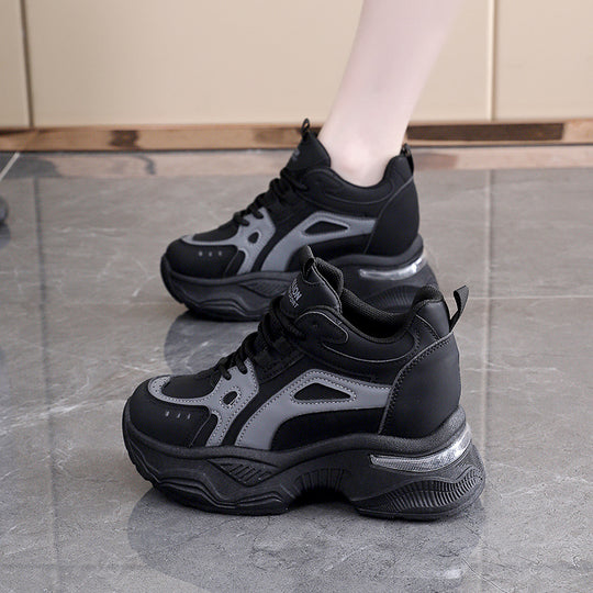 Damen Sportliche Sneakers mit dämpfender Laufsohle und atmungsaktivem Obermaterial EB