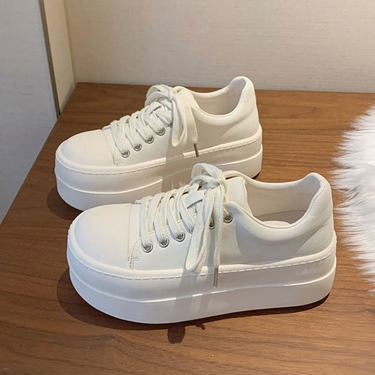 Damen Modische Plateau Sneakers mit stilvollem Obermaterial und bequemer Dämpfung EB