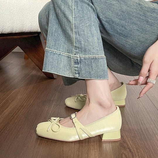 Damen Ballerinas mit dekorativem Riemchen und komfortablem Blockabsatz EB