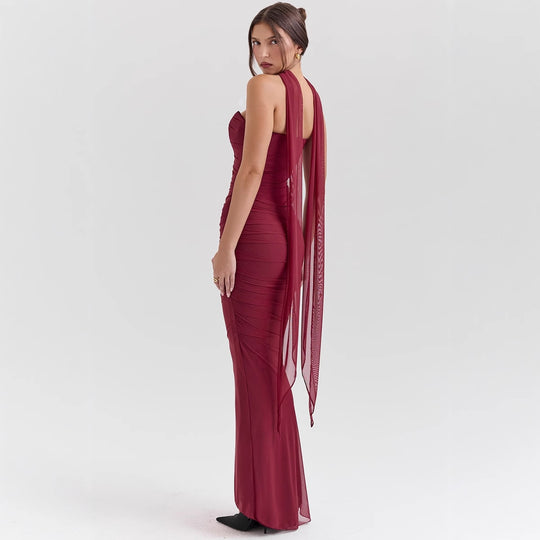 Damen Elegantes Couture-Maxikleid mit schulterfreiem Design und raffinierten Drapierungen EB