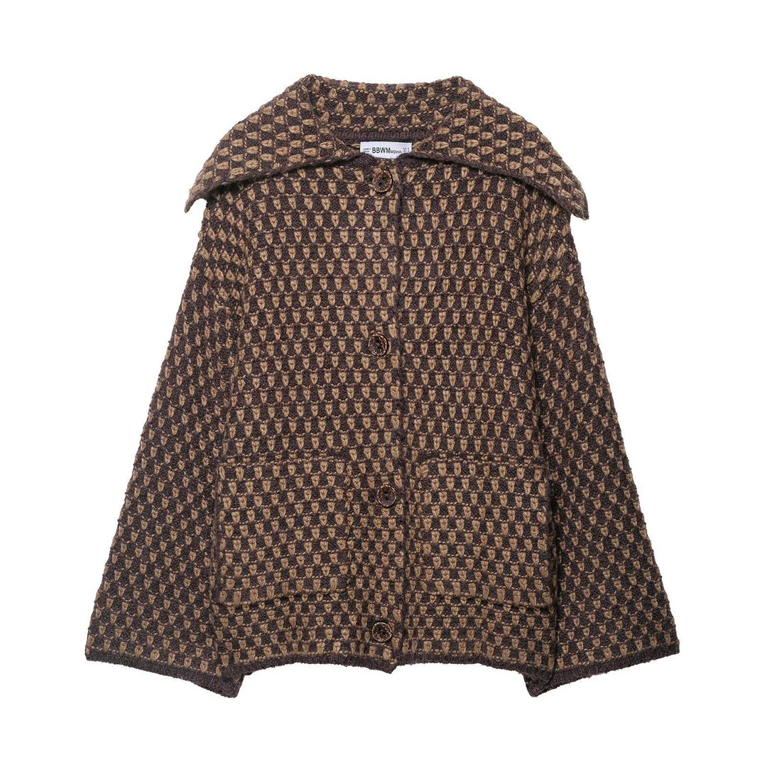 Damen nan kastige Bouclé-Tweedjacke mit großem Umlegekragen, aufgesetzten Taschen und dekorativen Holzknöpfen EB
