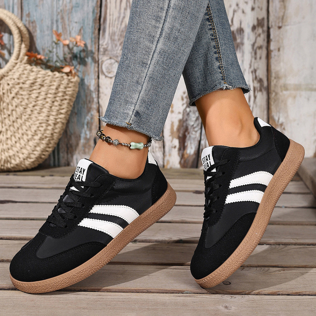 Damen Urbanes Lifestyle-Sneaker mit sportlichem Obermaterial und rutschfester Sohle EB