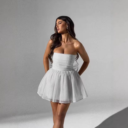 Damen Neckholder Minikleid mit schimmernden Details und eleganter Silhouette EB