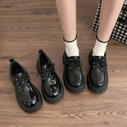 Damen trendige Schnürschuhe mit robuster Gummisohle und glänzender Oberfläche EB