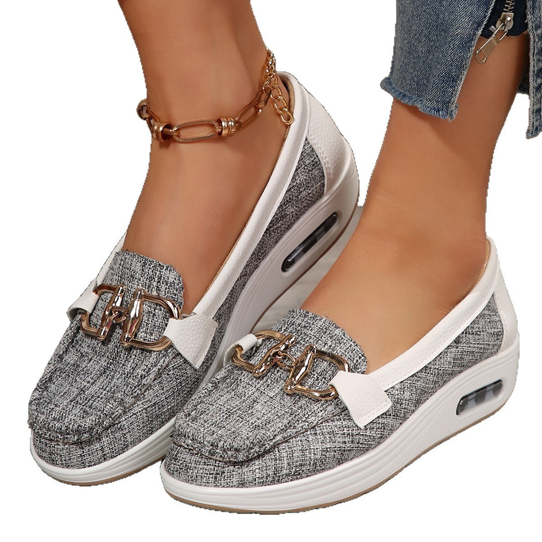 Damen Slip-On Sneaker mit modischem Metallakzent EB
