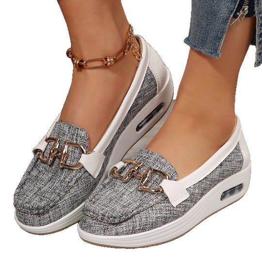 Damen Slip-On Sneaker mit modischem Metallakzent EB