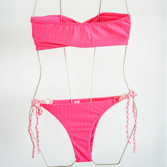 Damen Bandeau-Bikini mit raffinierten Knotendetails und verspieltem Design EB