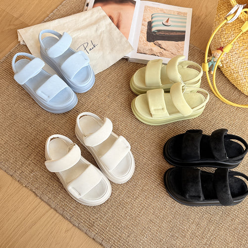 Damen Komfortable Klettverschluss-Sandalen mit attraktiven Riemen EB