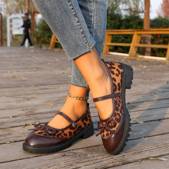 Damen  Vintage-inspirierte Mary-Jane Ballerinas mit Leopardenvelours, Zierschleife und profilierter Gummisohle EB