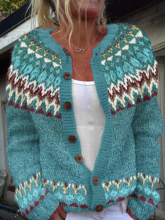 Damen nan gemusterte Strickjacke mit Rundpasse, Holzknöpfen und Eingrifftaschen EB