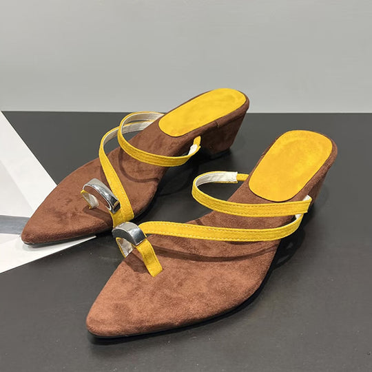 Damen Wedgesandalen mit seitlichem Schnallenakzent und eleganter Riemenkonstruktion EB