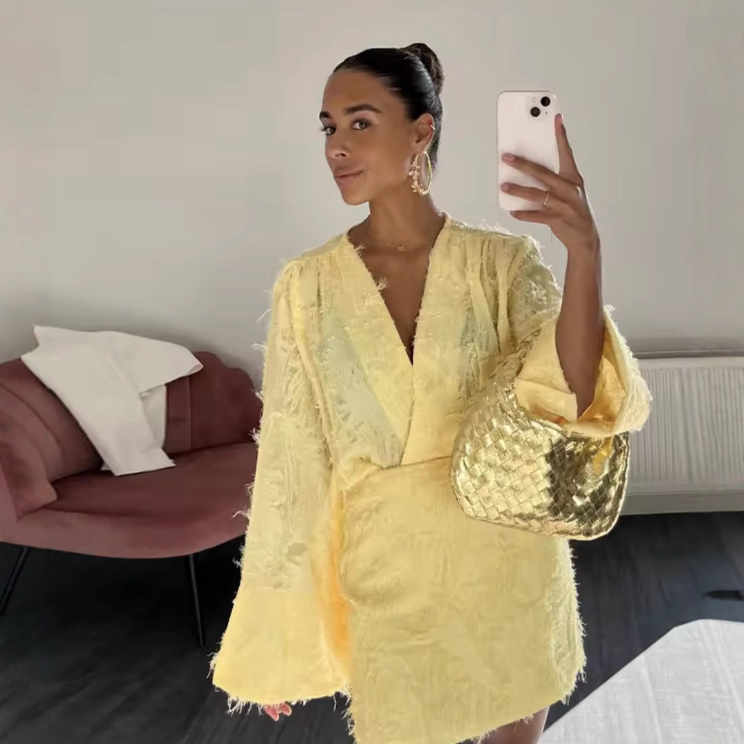 Damen Set aus eleganter Bluse mit weitem Ärmel und modischem Minirock EB