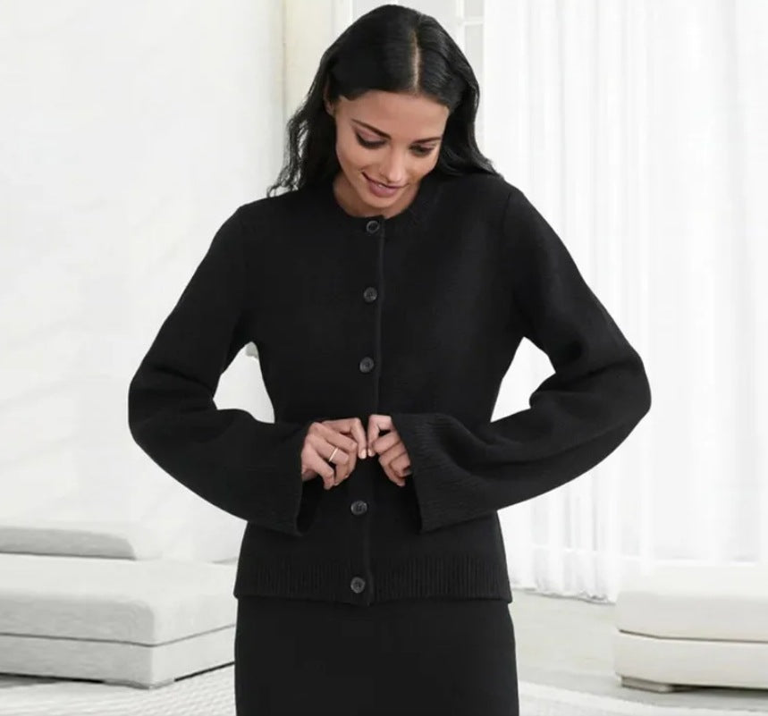 Damen Elegante Strickjacke mit weitem Schnitt und Knopfdetails EB