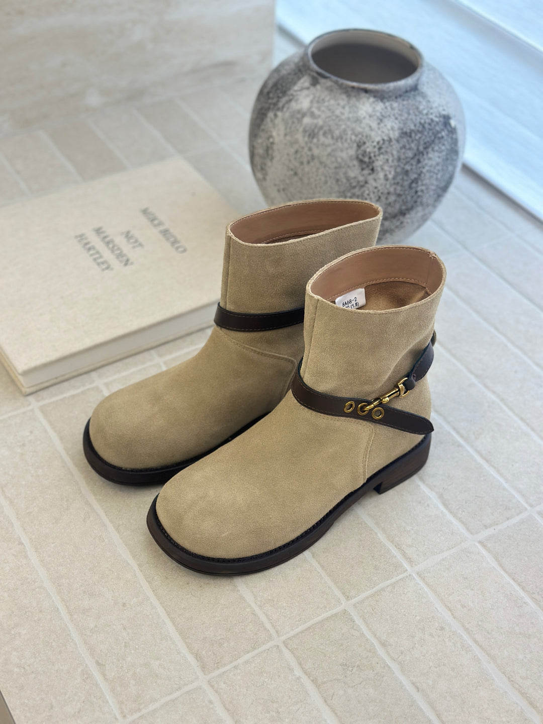 Damen elegante Chelsea Boots mit modischen Schnallen und hochwertiger Wildlederoberfläche EB