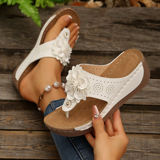 Damen Komfortable Sandalen mit Blumenapplikationen EB