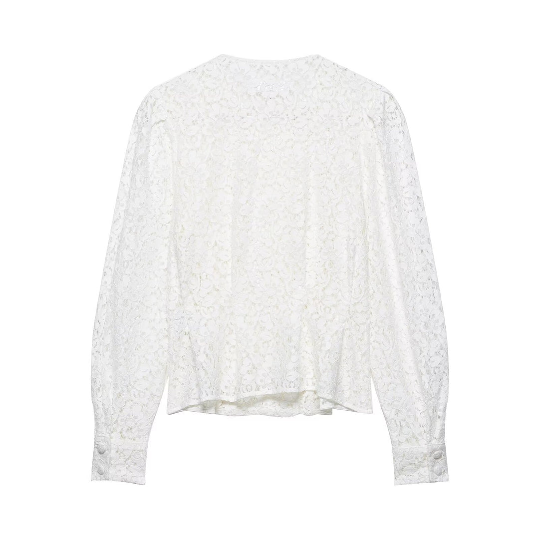 Damen Spitzenbluse mit dekorativen Knöpfen und eleganter Passform EB