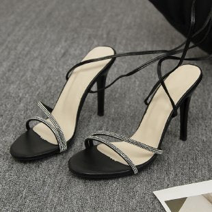 Damen elegante Slingback-Pumps mit zierlichen Riemen und funkelndem Details EB