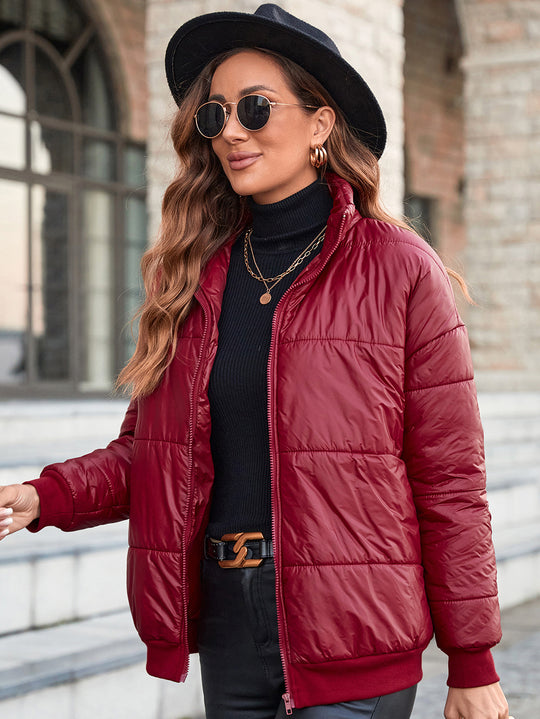 Damen elegante Steppjacke mit hochschließendem Kragen und modernen Taschen EB