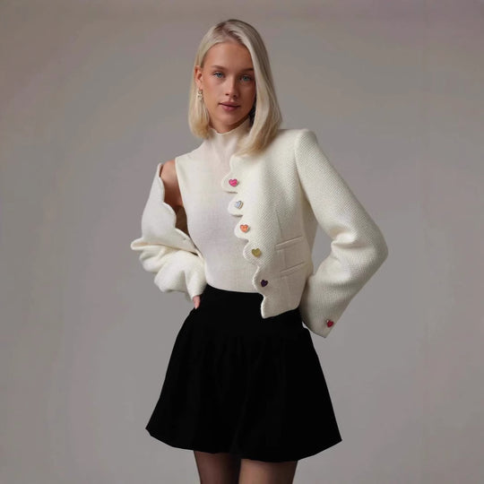 Damen Figurbetonte Jacke mit einzigartigem Knopfdesign EB